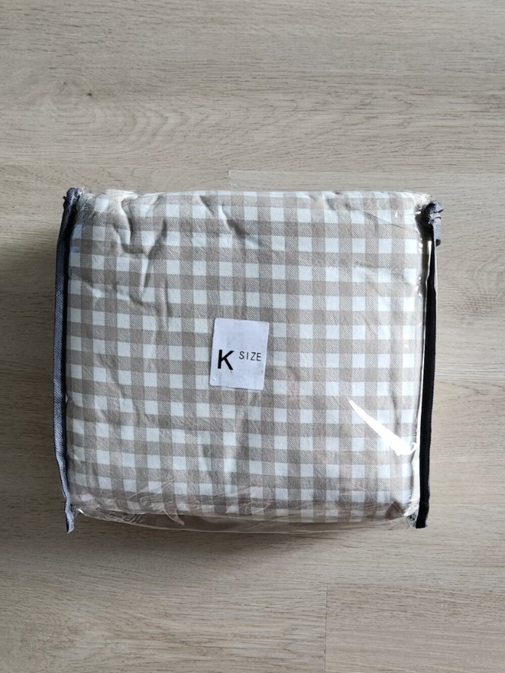 NWT: Tan Gingham Print Duvet Cover Set, Includes 2 Pillowcases (King Size) - Picture 3 of 9